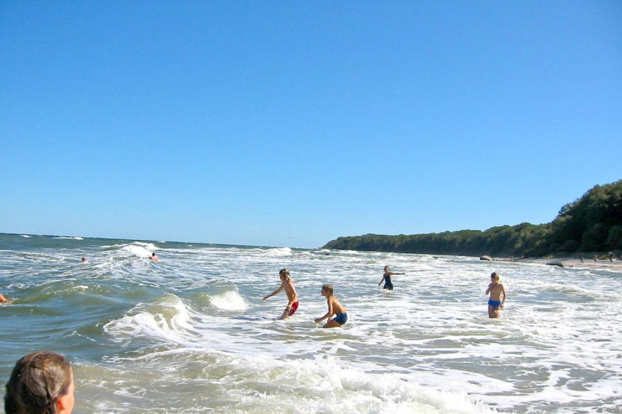 Strandnah Mit Balkon, Gratis Nutzung Vom Ahoi Erlebnisbad Und Sauna In Sellin - Strandhaus Moenchgut Fewo21 Lobbe Exterior foto