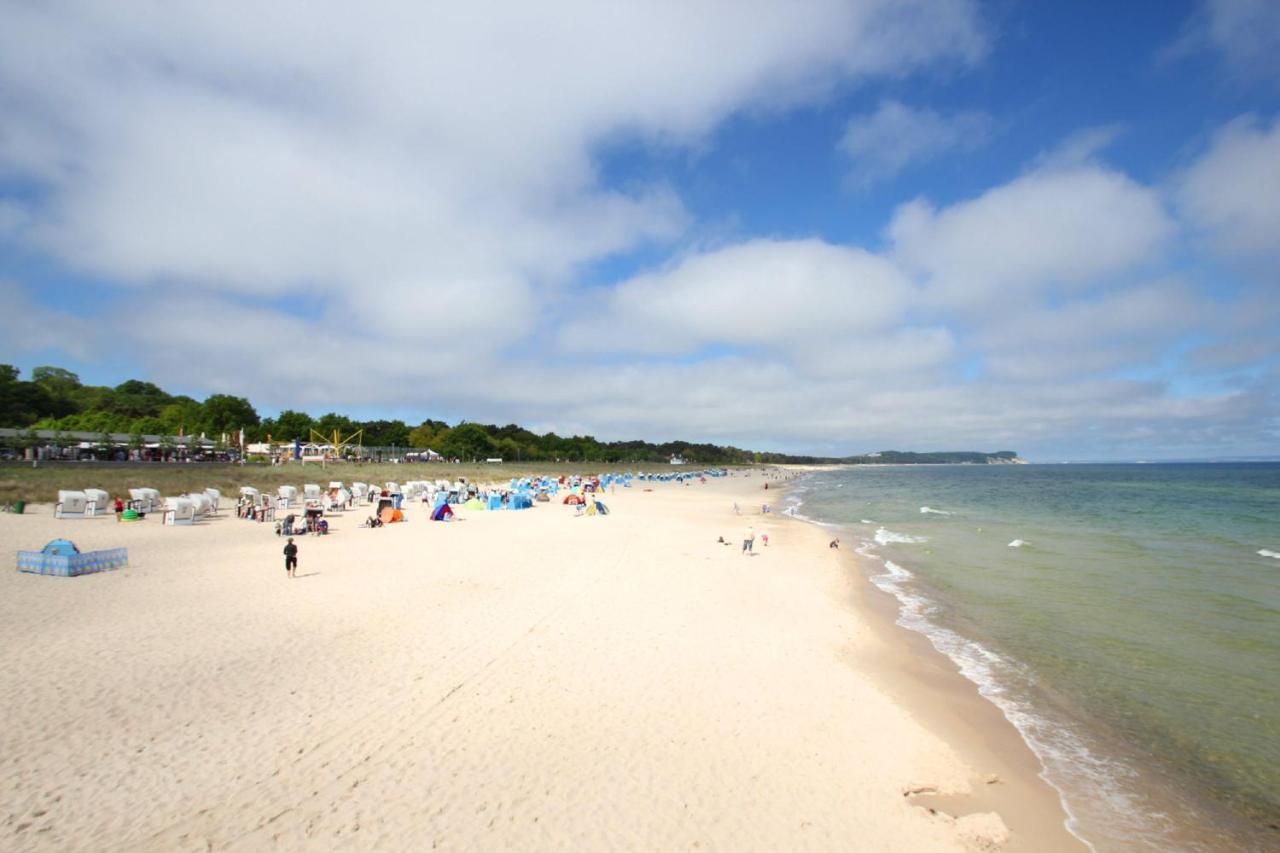 Strandnah Mit Balkon, Gratis Nutzung Vom Ahoi Erlebnisbad Und Sauna In Sellin - Strandhaus Moenchgut Fewo21 Lobbe Exterior foto